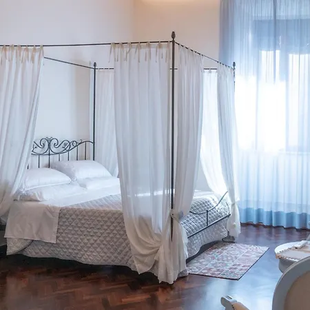 La Loggia Del Mercante *