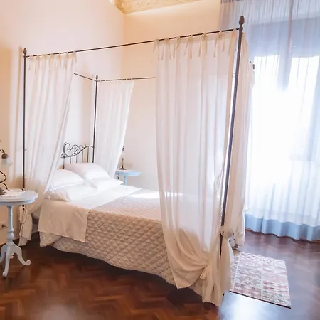 La Loggia Del Mercante